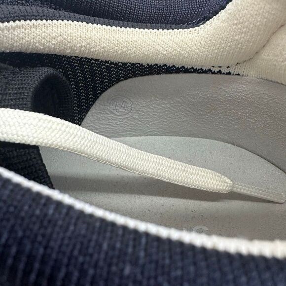 Rothy’s Men’s The RS01 Sneaker in Panther Black and White - Picture 6 of 12